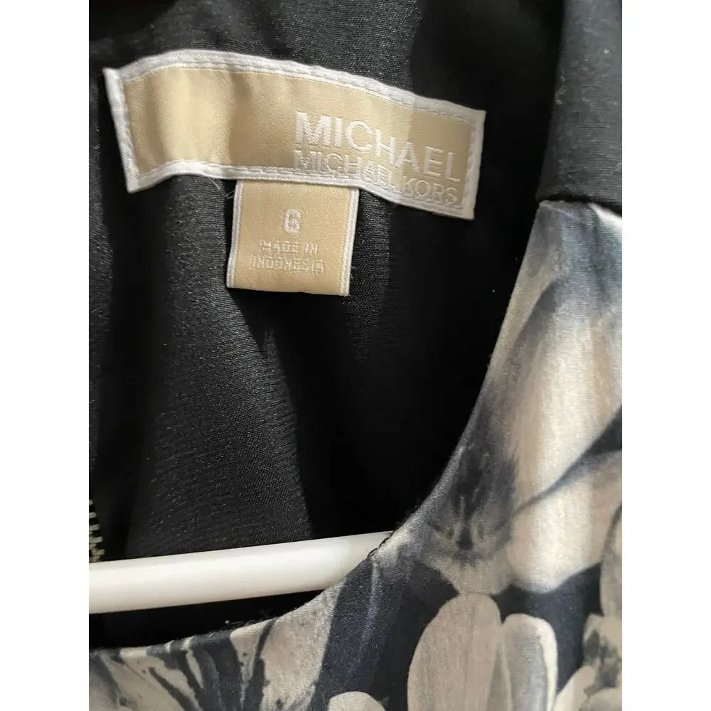 Michael Michael Kors Gray Floral Sleeveless Sheath Dress — Size 6
